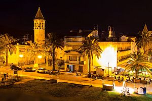 Trogir nocą